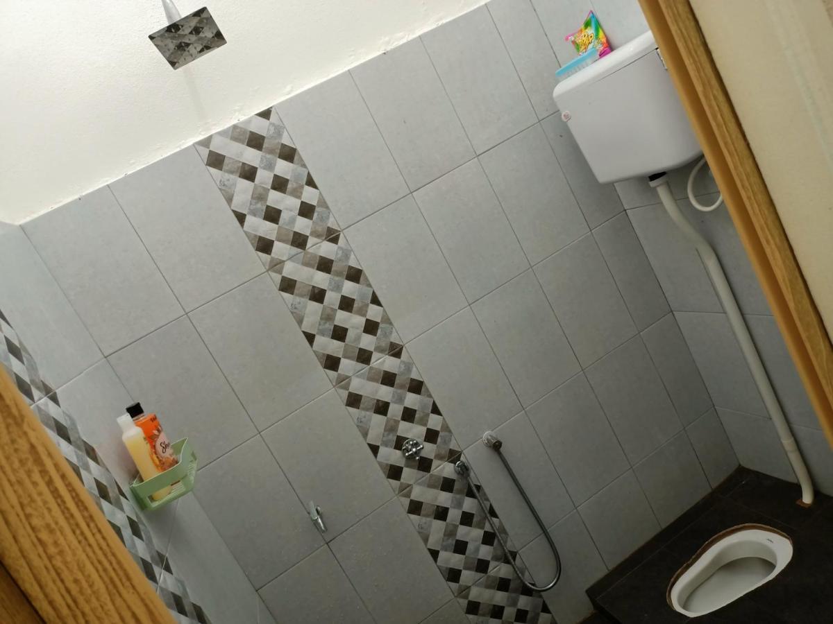 Ummi'S Homestay Kuala Besut Kampong Baru Экстерьер фото